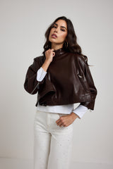 ACQUISTA IL TOTAL LOOK: Giacca in pelle, camicia in chiffon e denim balloon