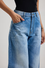 ACQUISTA IL TOTAL LOOK: Camicia in chiffon crop a manica morbida, Camicia con bottoni e Denim balloon azzurro