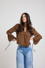 ACQUISTA IL TOTAL LOOK: Camicia in chiffon crop a manica morbida, Camicia con bottoni e Denim balloon azzurro