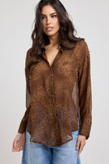 ACQUISTA IL TOTAL LOOK: Camicia in chiffon crop a manica morbida, Camicia con bottoni e Denim balloon azzurro