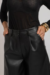 Bermuda in ecopelle nero FEDERICA BI