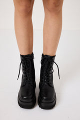 Anfibio nero lacci FEDERICA BI