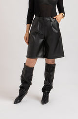 Bermuda in ecopelle nero FEDERICA BI